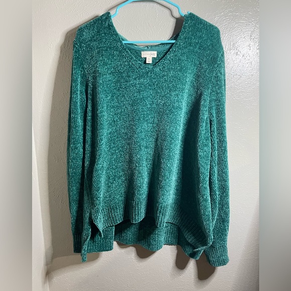 Green sweater with v neckline - Picture 1 of 2